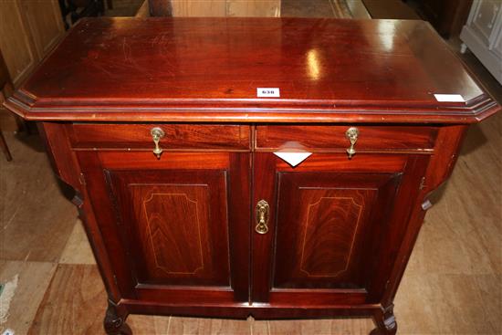 Mahogany dwarf cupboard(-)